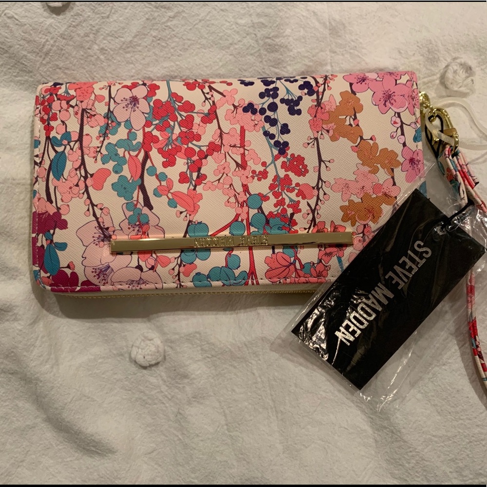 NWT Floral Steve Madden Wallet